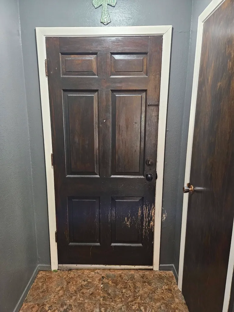 Before entry door repair in Green Bay – sticking front door that won't latch