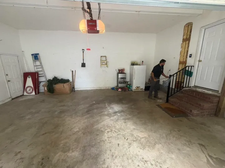 After garage junk removal in Green Bay – clean, empty garage with plenty of usable space
