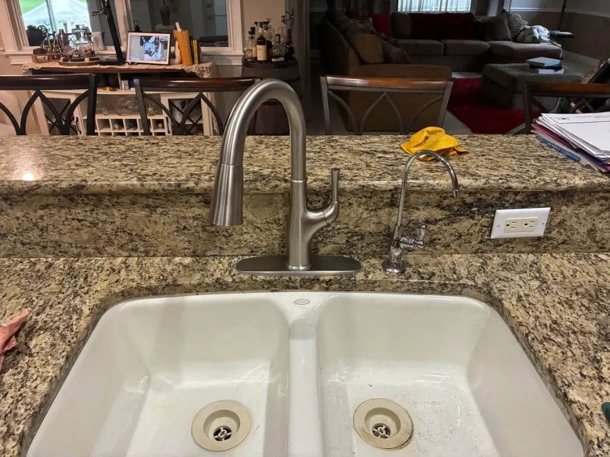 After kitchen faucet installation in Green Bay – new, clean pull-down kitchen faucet