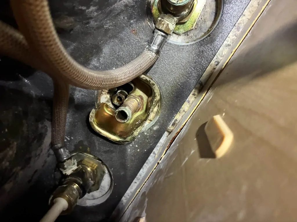 Before kitchen faucet installation in Green Bay – old, leaky kitchen faucet